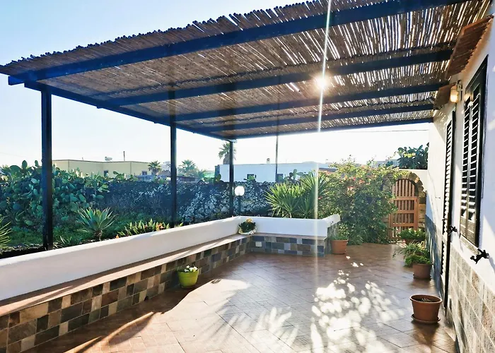 Elio&mina - Dammusi E Con Vista Mare Παντελλερία