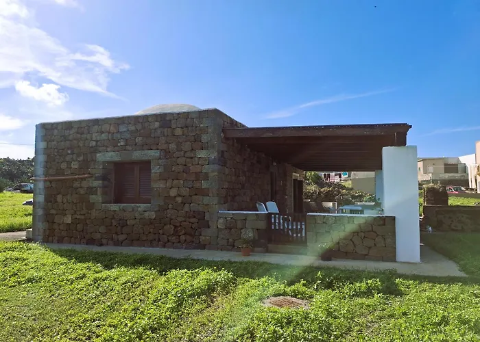 Elio&mina - Dammusi E Con Vista Mare Παντελλερία